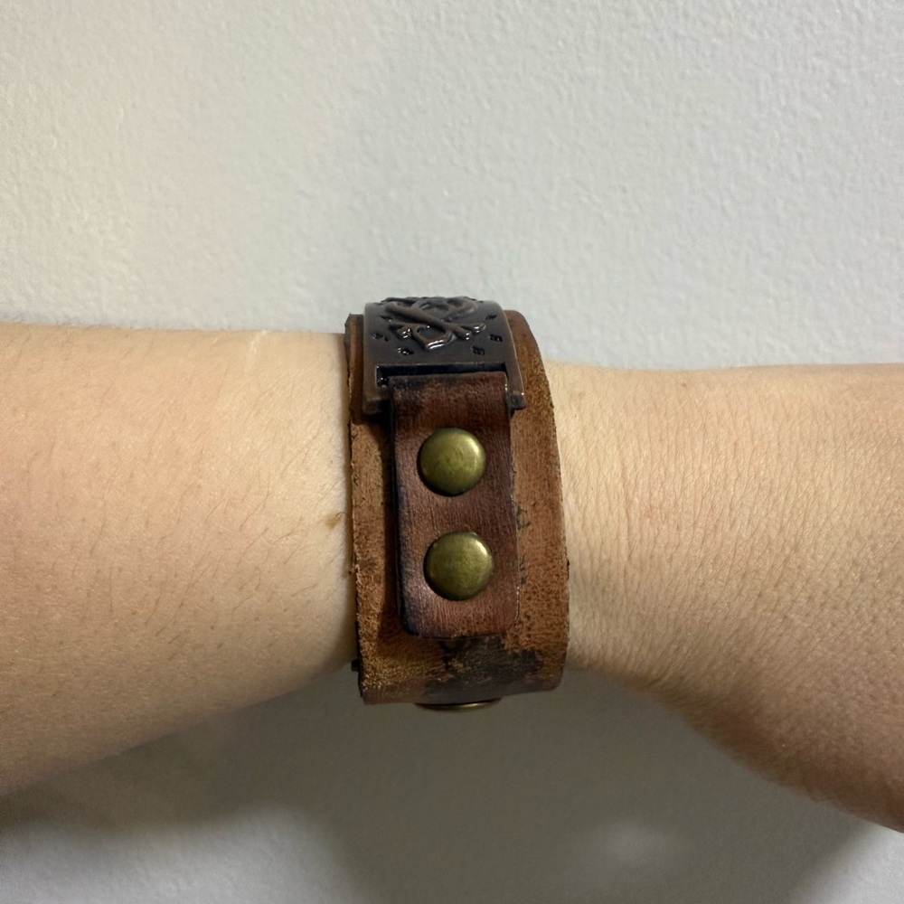Norse inspired Leather Cuff Bracelet - Picture 2 of 7